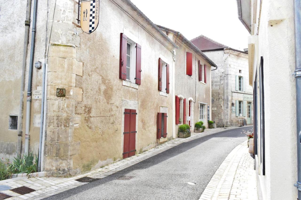 La Maison Du Tourniquet Aubeterre-sur-Dronne Luaran gambar