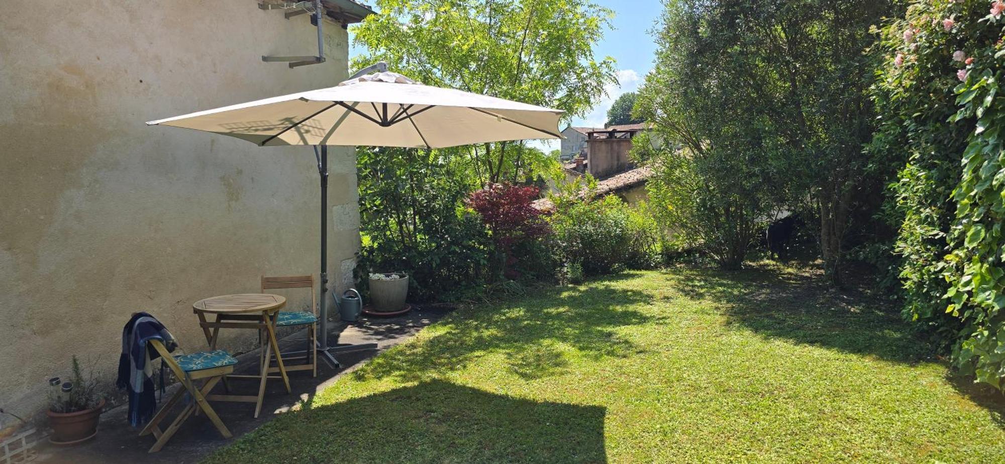La Maison Du Tourniquet Aubeterre-sur-Dronne Luaran gambar