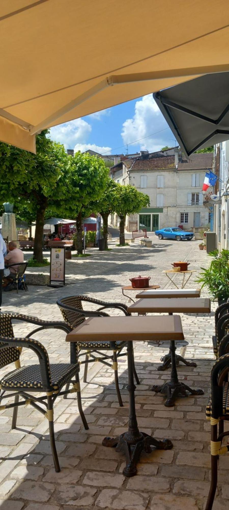 La Maison Du Tourniquet Aubeterre-sur-Dronne Luaran gambar